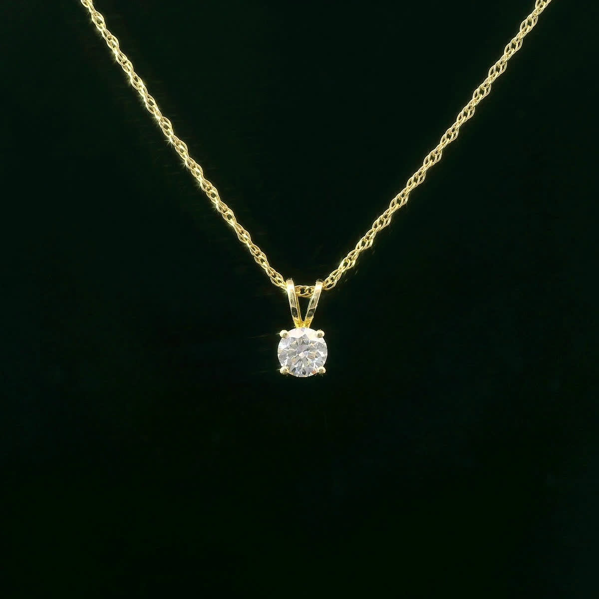 0.33Ctw 14K Elegant Brilliant Round-Cut Diamond Pendant Necklace