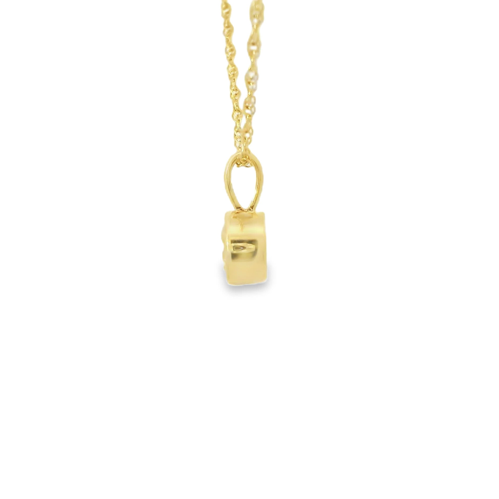 0.50 Carats Round Cut Diamond Pendant Available White Or Yellow Gold 14K