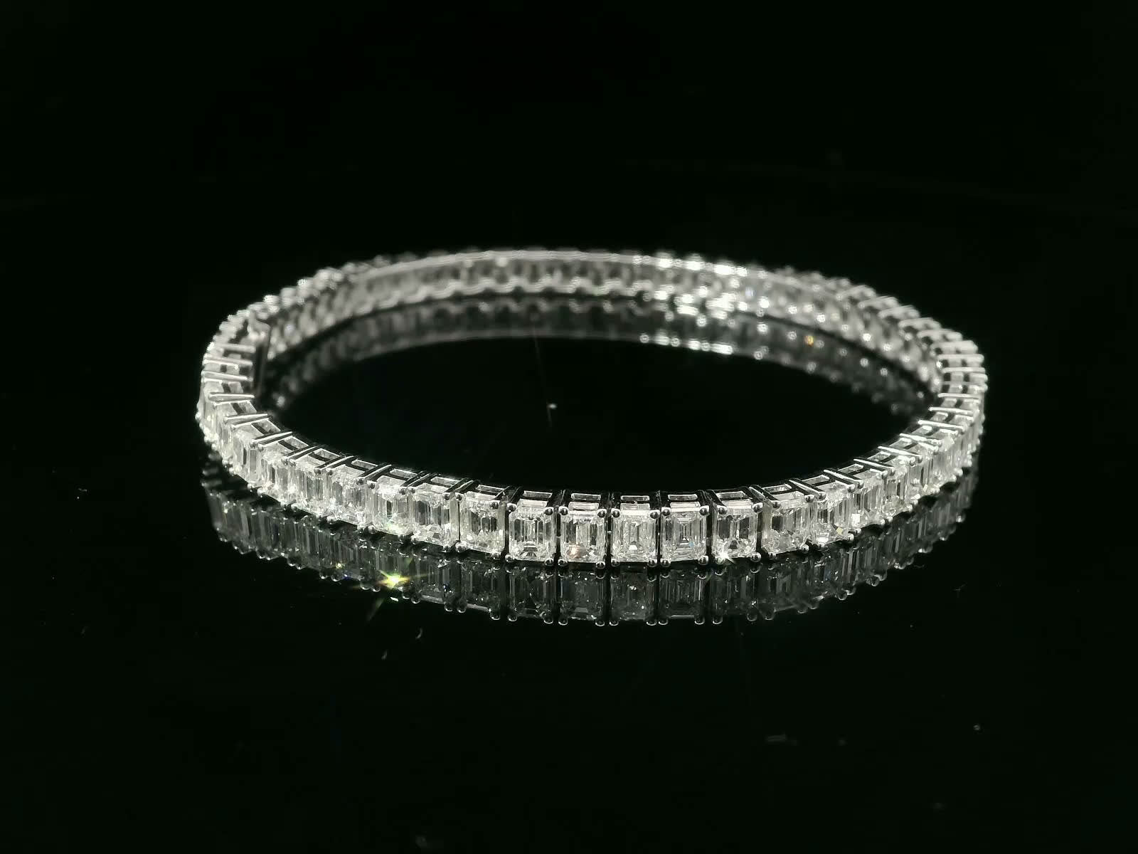 11.00 Carat Emerald Cut Diamond Tennis Bracelet
