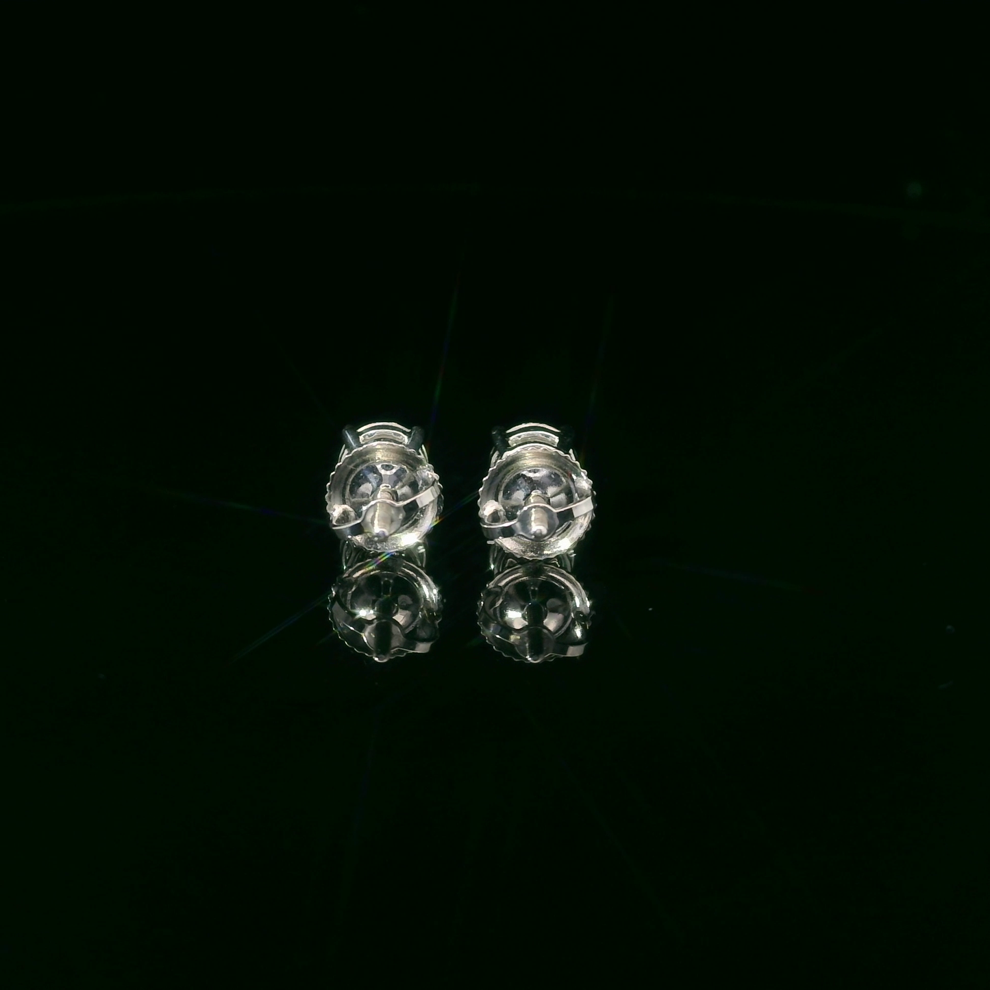 1.00ct Lab-Grown Round-Cut Diamond Stud Earrings in 14K Gold