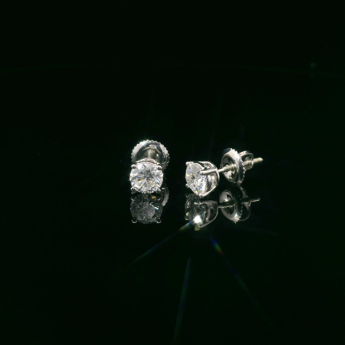 1.00ct Lab-Grown Round-Cut Diamond Stud Earrings in 14K Gold