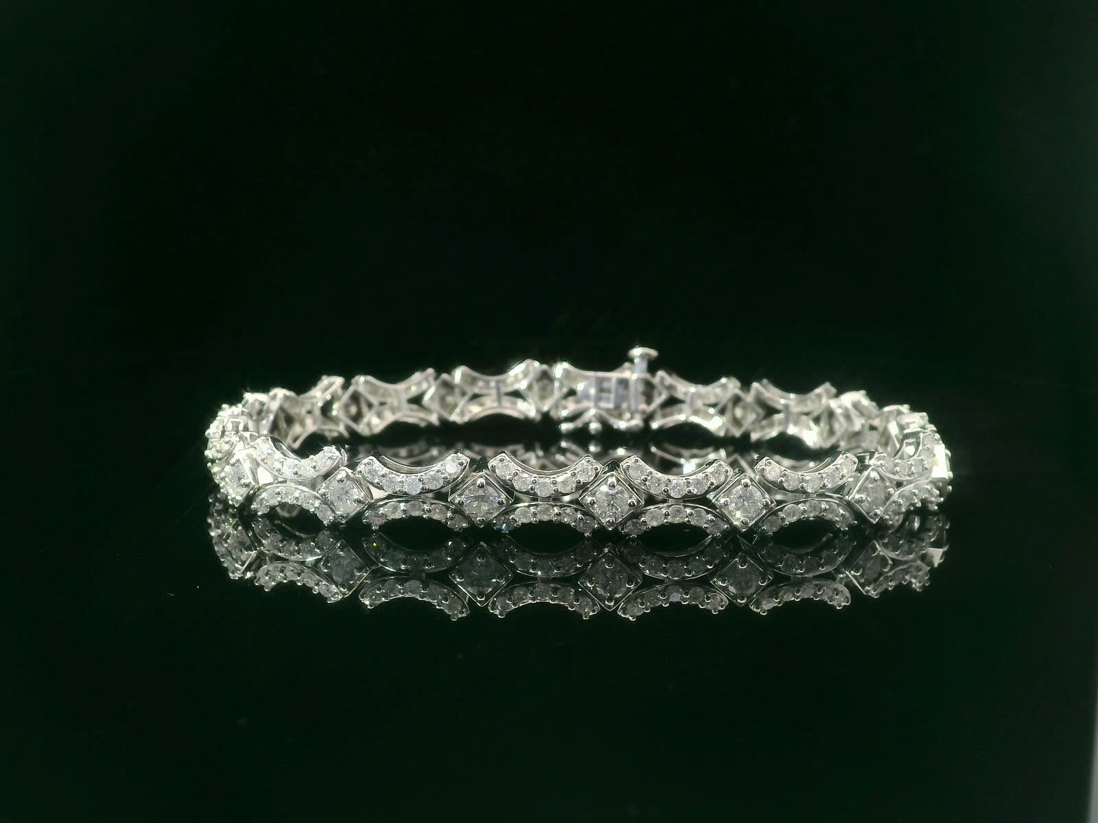 5Carat 10K diamond barcelet