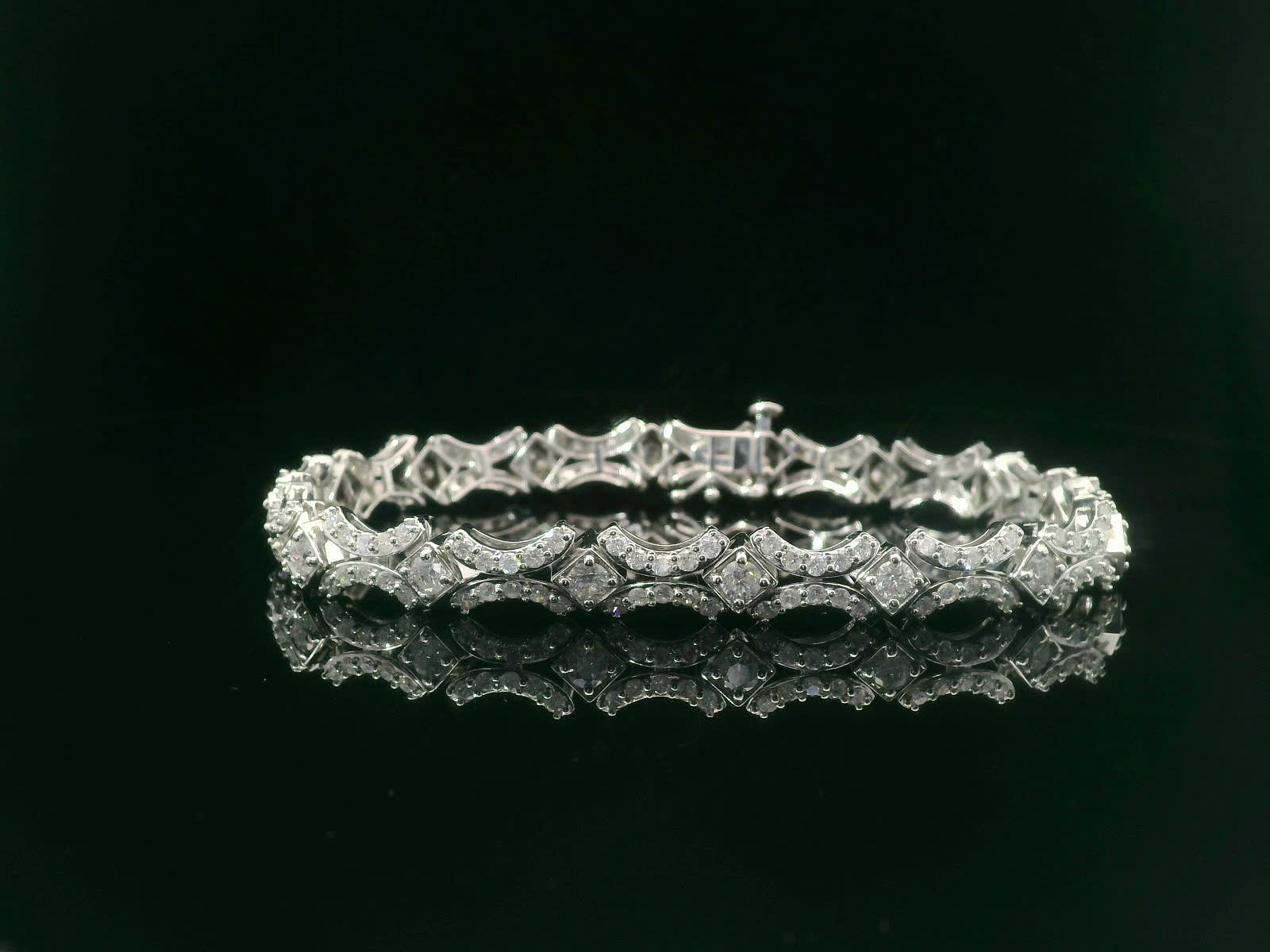 5Carat 10K diamond barcelet