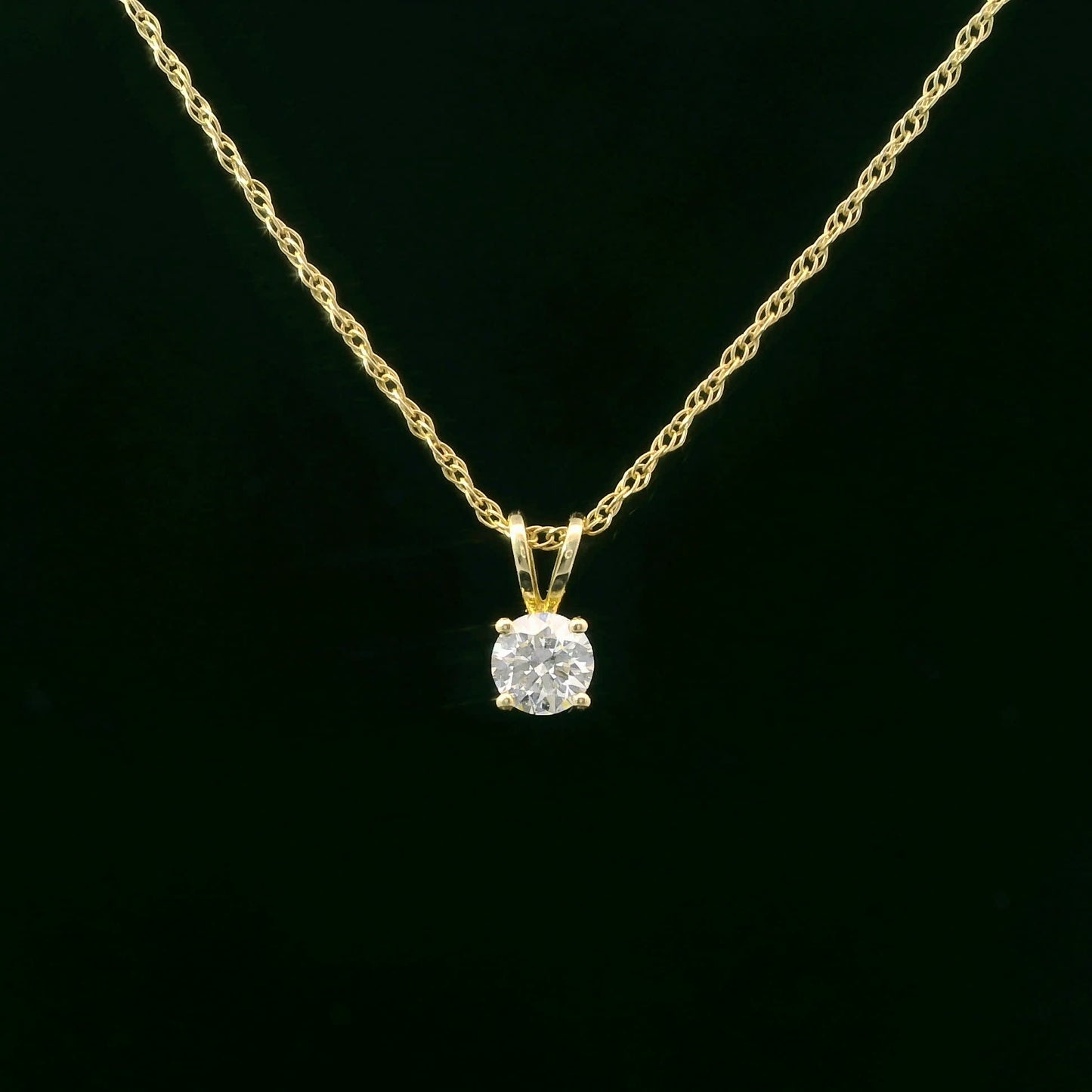 0.33Ctw 14K Elegant Brilliant Round-Cut Diamond Pendant Necklace