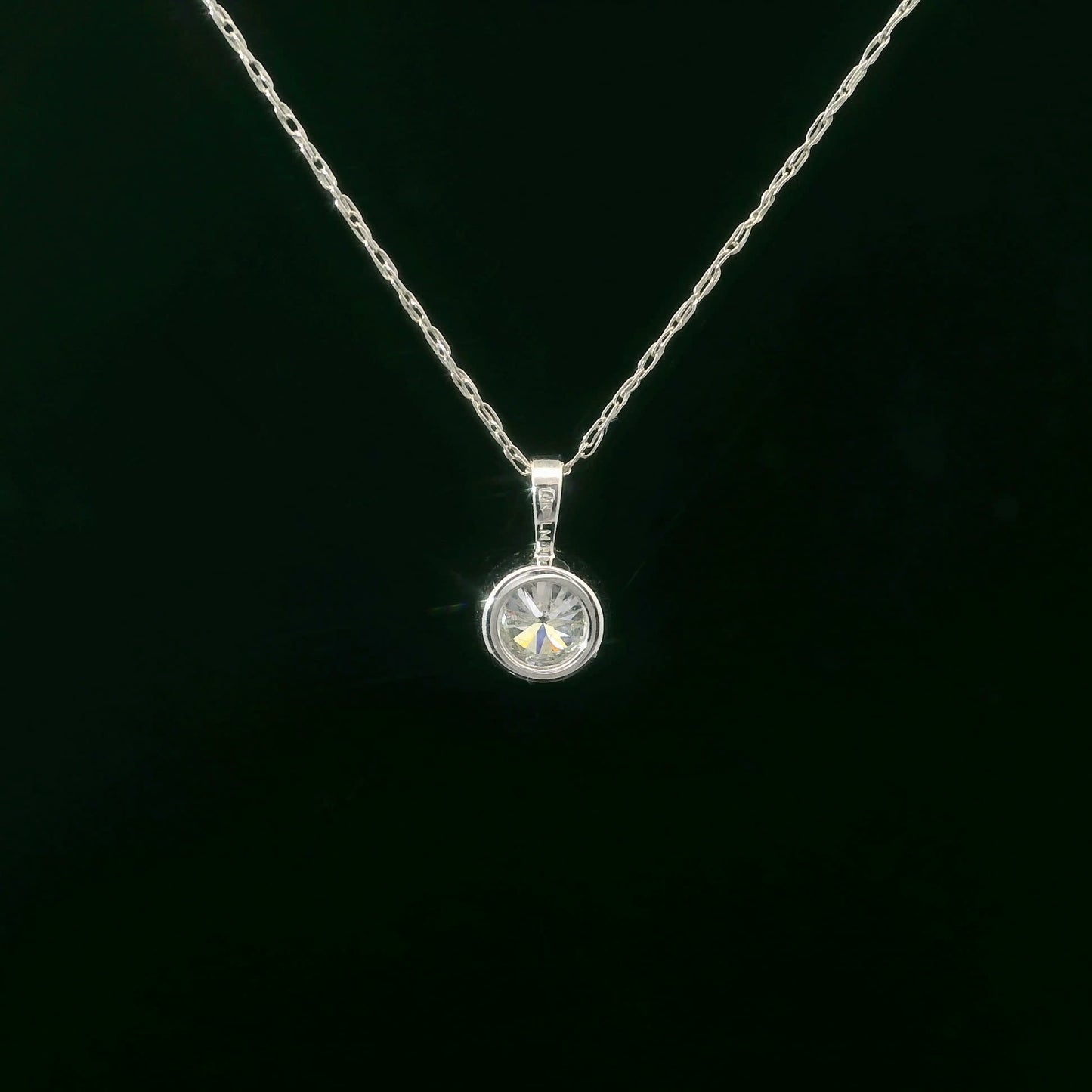 1/4Ct 14K Elegant Gold Pendant