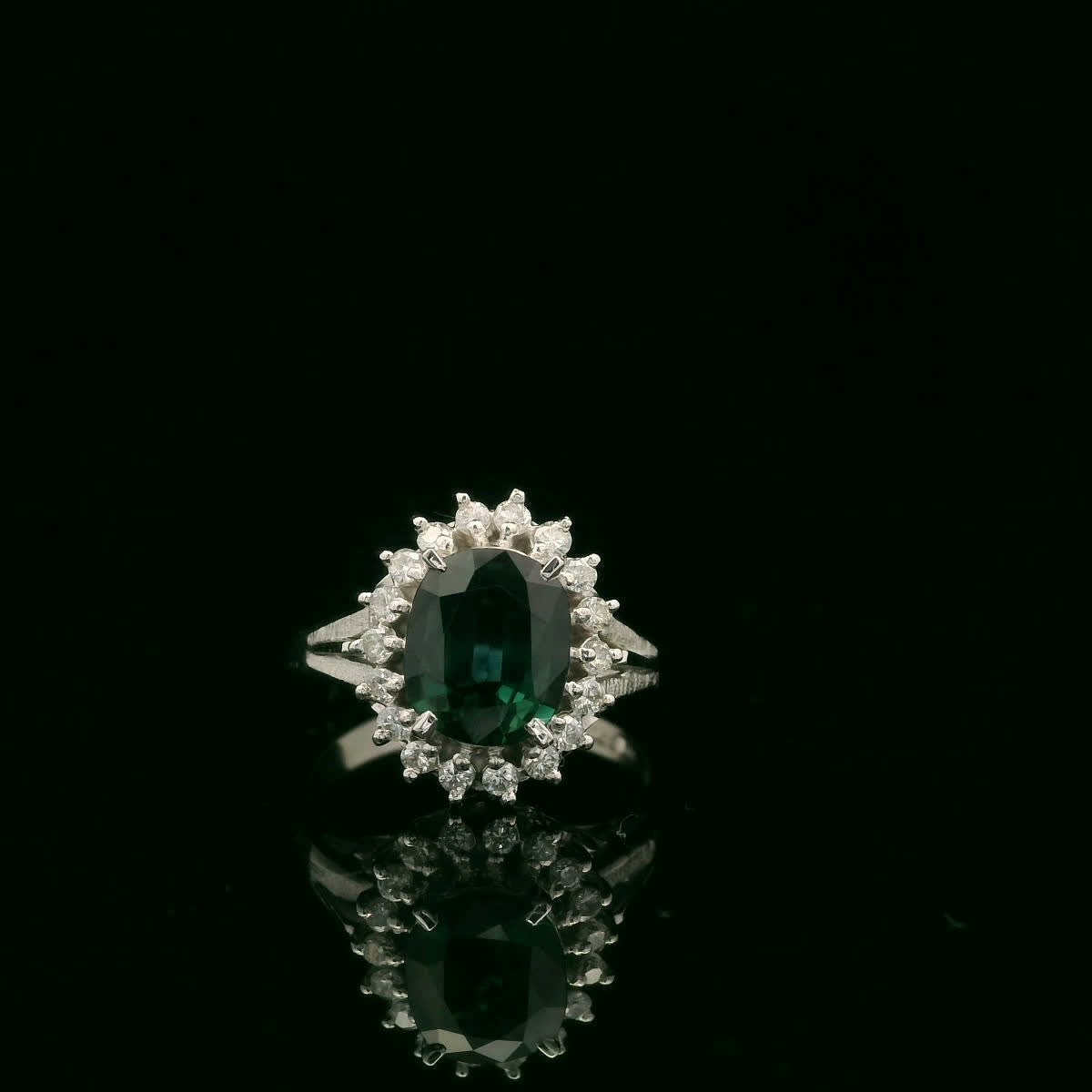 Elegant Emerald and Diamond Ring