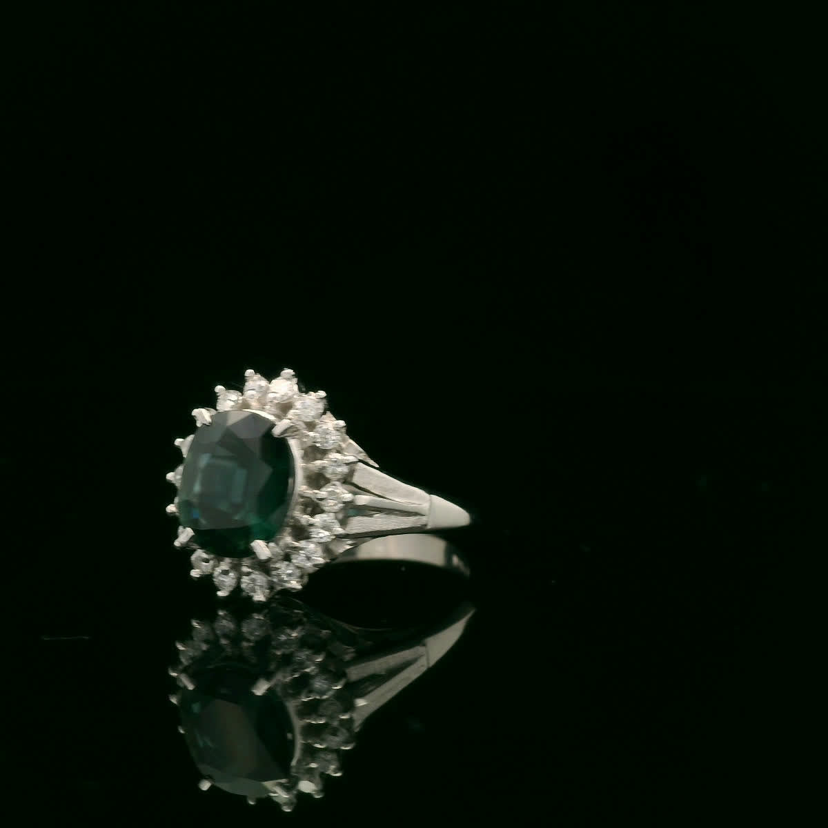 Elegant Emerald and Diamond Ring