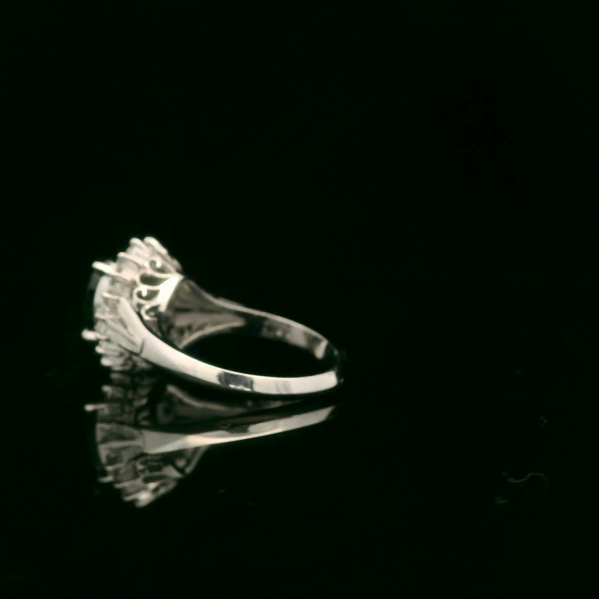 Elegant Emerald and Diamond Ring