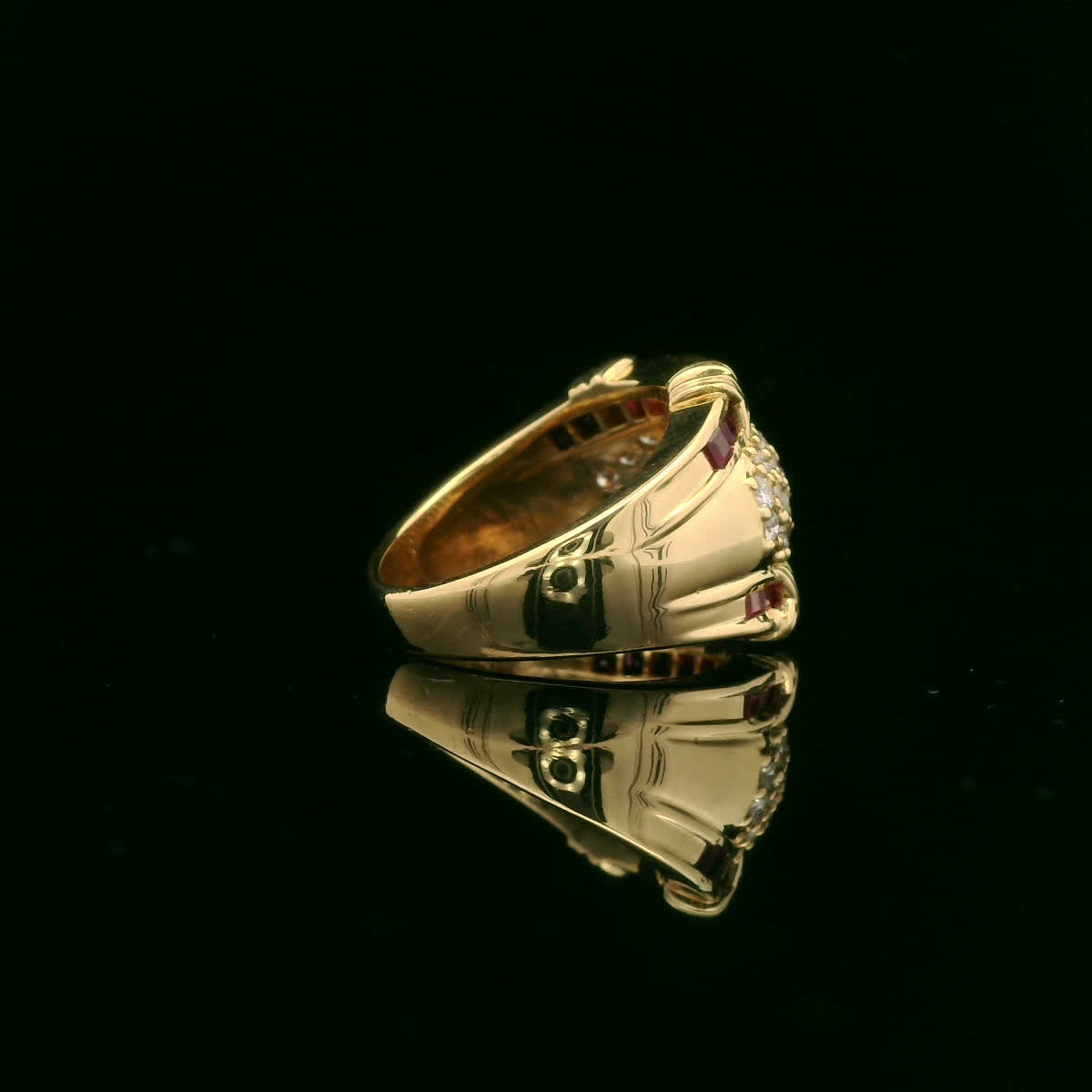 Elegant Gold and Diamond Ring