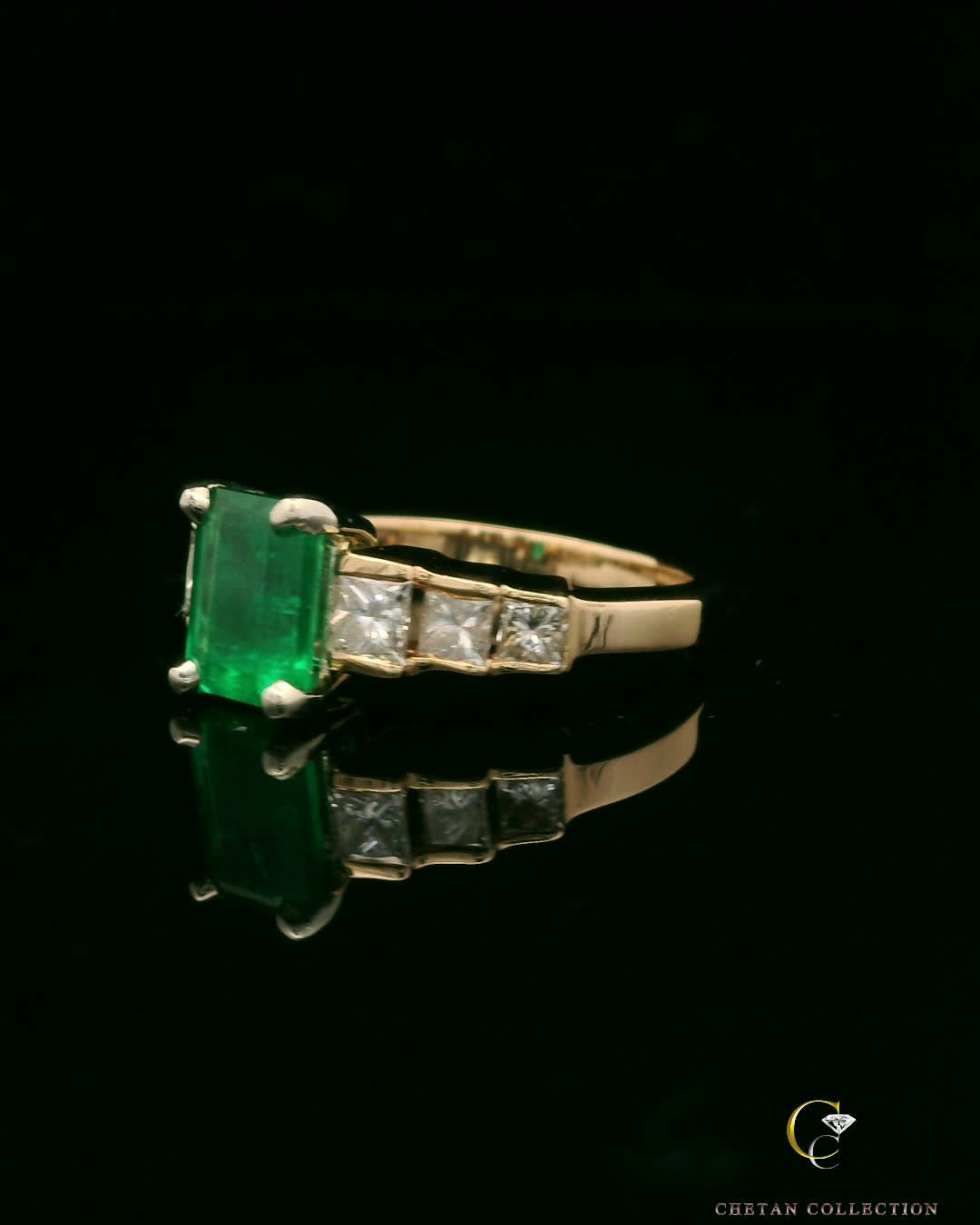 Elegant Emerald and Diamond Ring