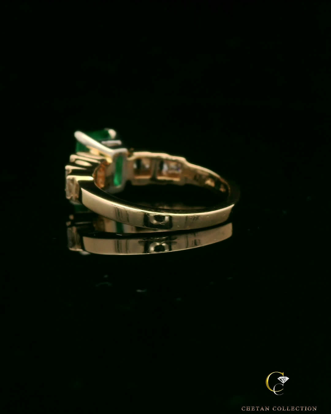 Elegant Emerald and Diamond Ring