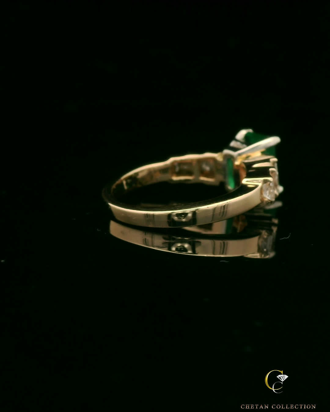 Elegant Emerald and Diamond Ring