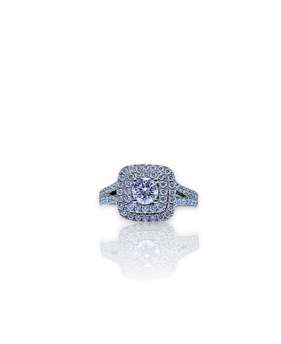 Luxury Unveiled: 18K 5.82gm Ring Glistening with 1.27ctw - Chetan Collection
